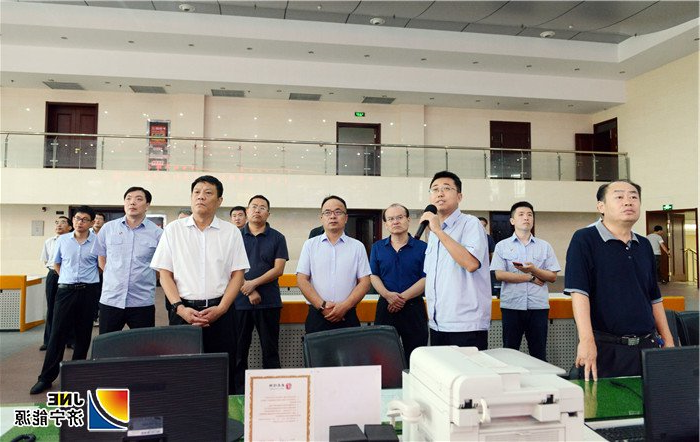 1568502762751291.jpg 2019年9月11日,“城郊深部能源绿色安全综合开发与城市协同发展”项目立项合作洽谈会在安居煤矿召开--观看智慧化矿山建设情况(陈晨摄).jpg