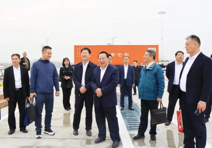 市政协委员企业家联谊会开展“企业家进港口”活动