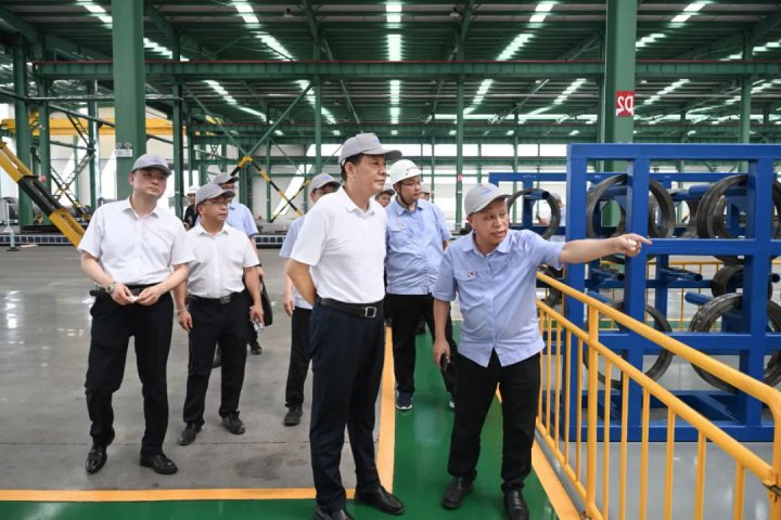 张广宇到智慧新钢检查指导工作