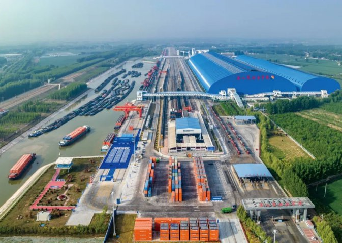 梁山港前8月集疏港量突破2000万吨，再创新纪录