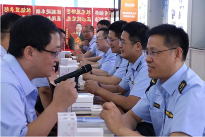 济宁能源集团开展“安全生产月”宣传咨询日活动