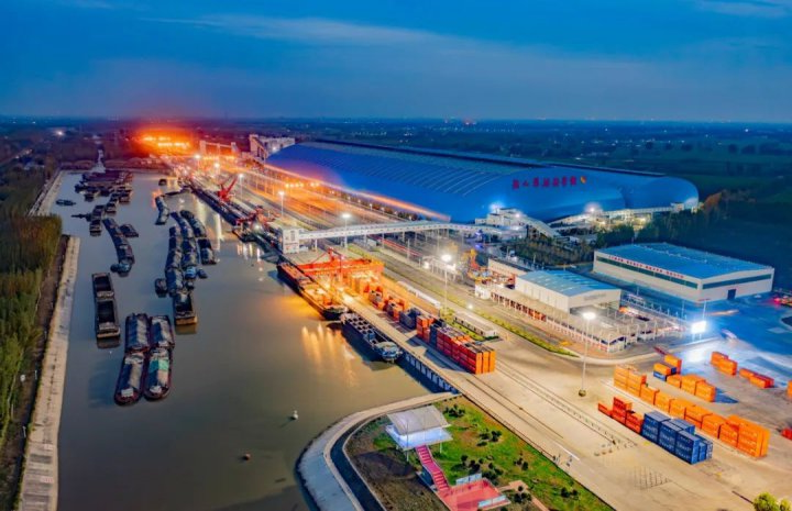 再上新台阶！梁山港月度集疏港量双突200万吨大关