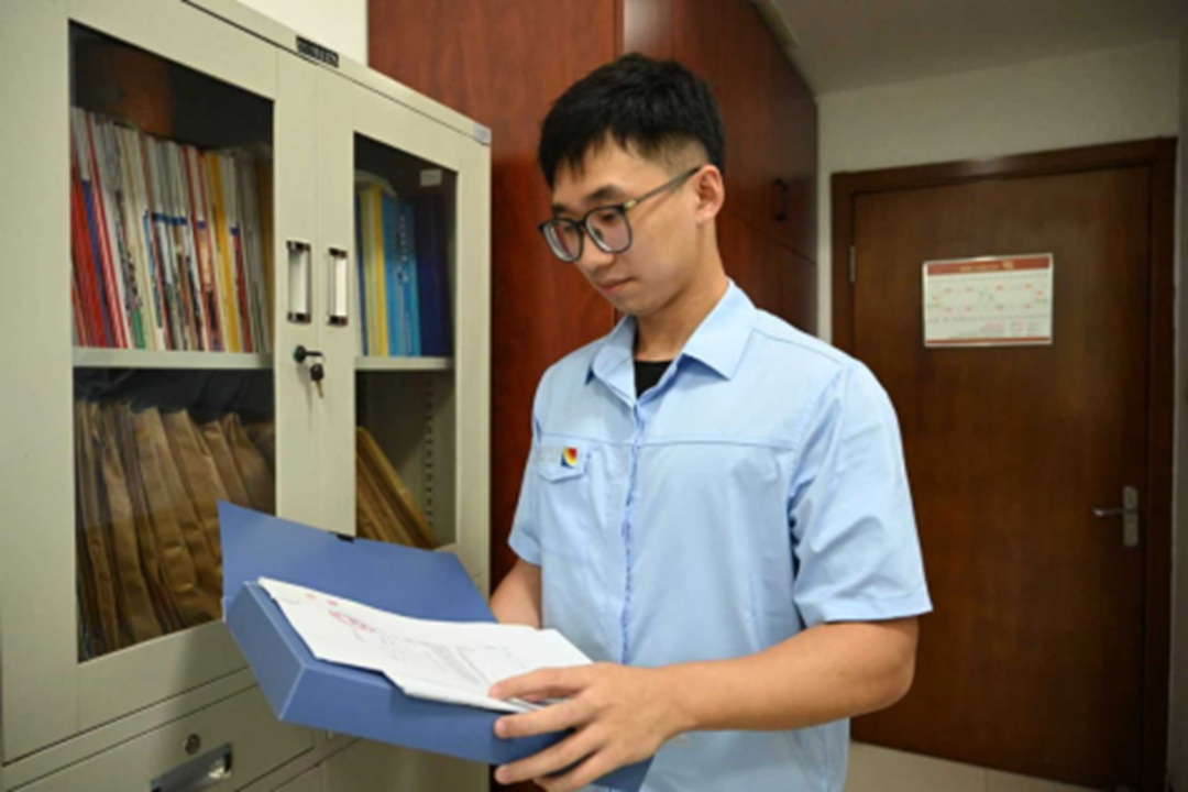 1758854698529204.jpg 01.jpg