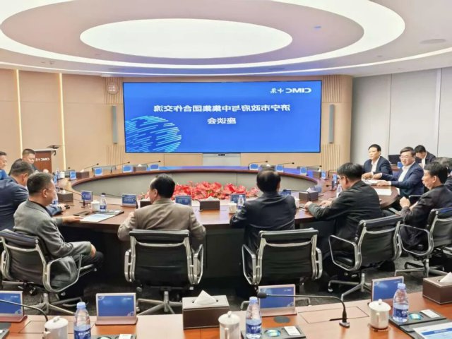 张广宇陪同市领导赴深圳开展商务活动